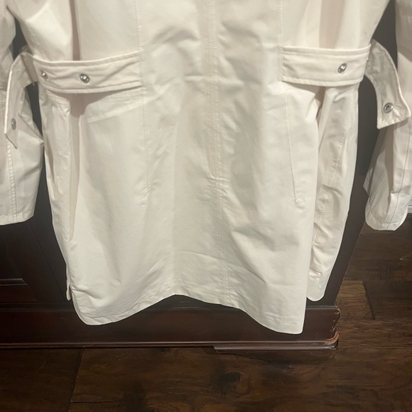 Like new North Face Women’s Jacket - size Medium - Picture 4 of 6